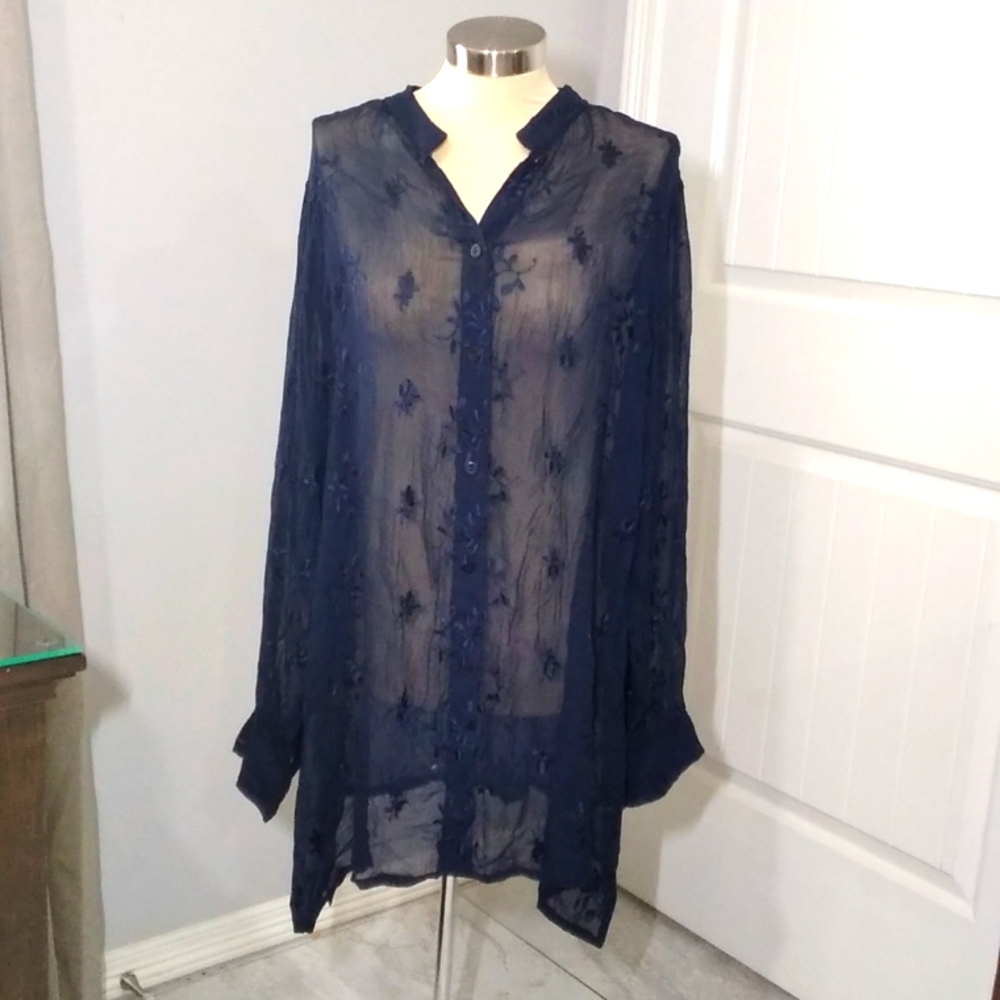 Avenue women's floral lace top shirt button down collar v-neck